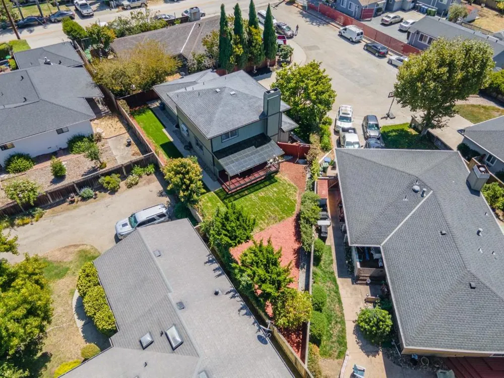 2430 Camden Court Santa Cruz, CA 95065