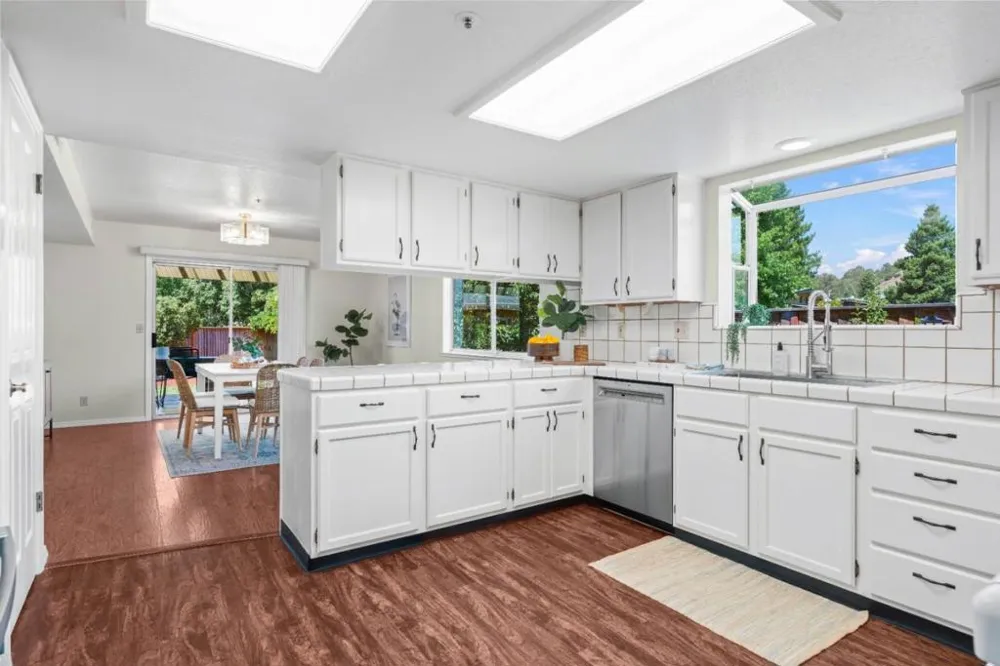 2430 Camden Court Santa Cruz, CA 95065