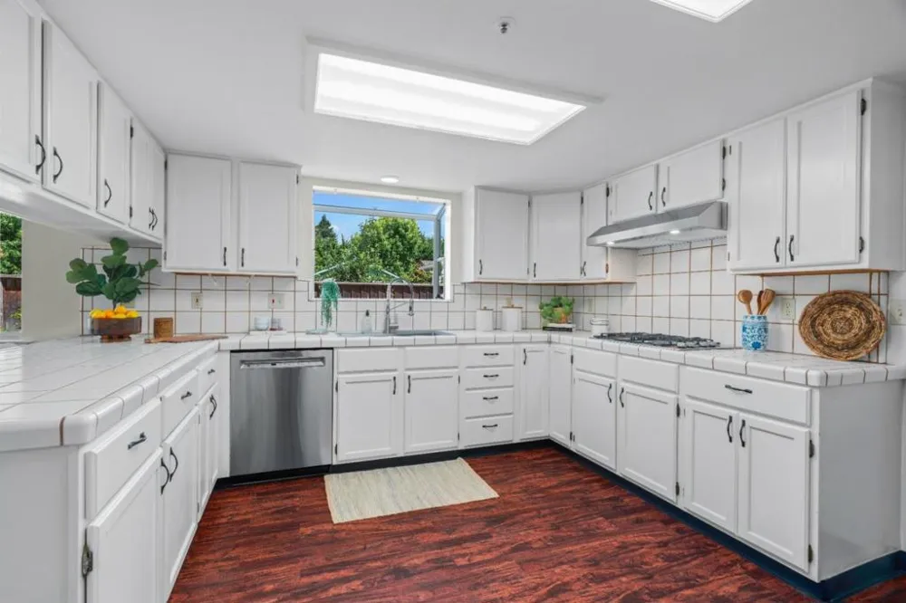 2430 Camden Court Santa Cruz, CA 95065