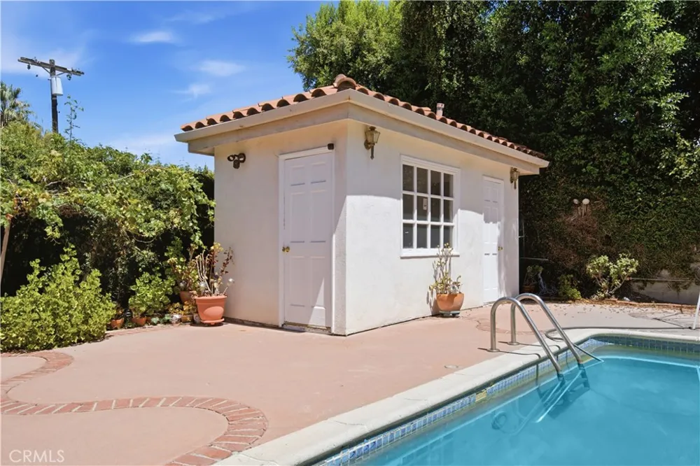 5064 Gaviota Encino, CA 91436
