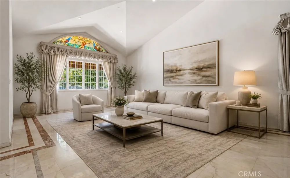 5064 Gaviota Encino, CA 91436