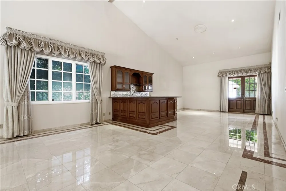5064 Gaviota Encino, CA 91436