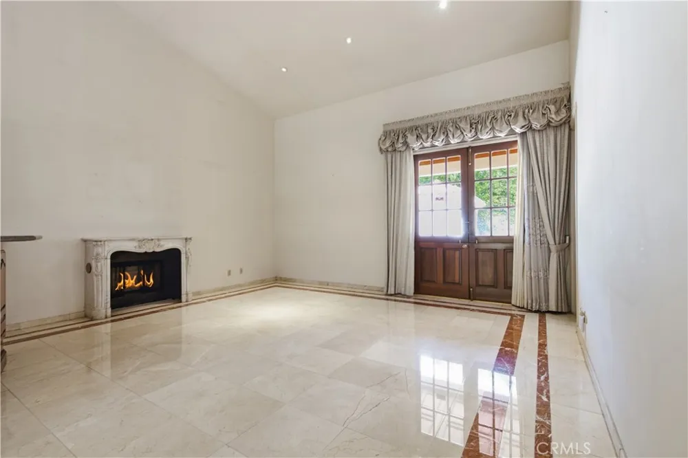 5064 Gaviota Encino, CA 91436