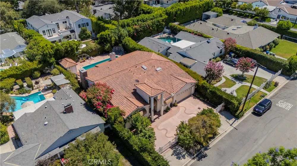 5064 Gaviota Encino, CA 91436