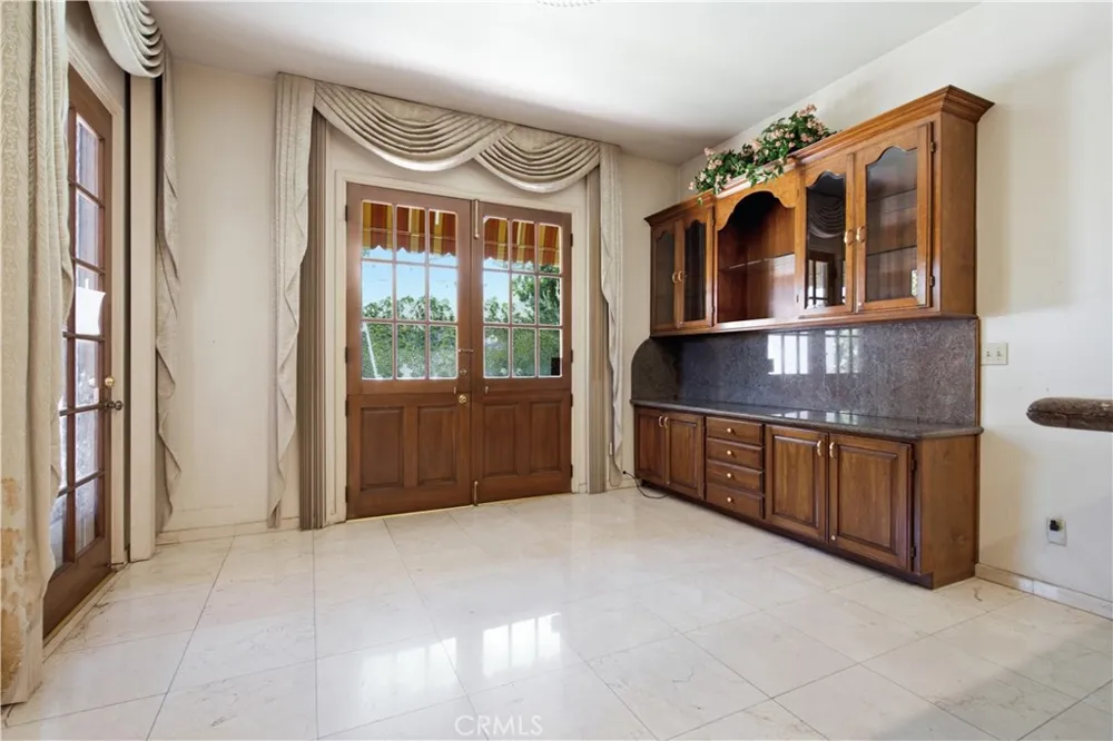 5064 Gaviota Encino, CA 91436