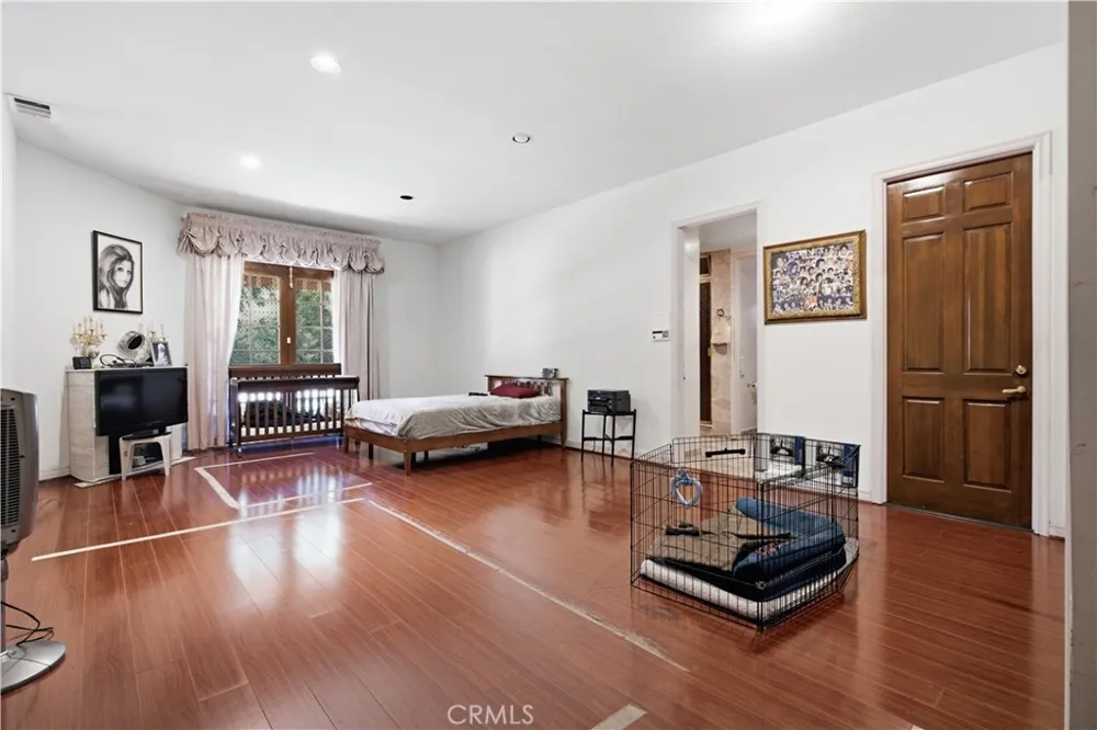 5064 Gaviota Encino, CA 91436