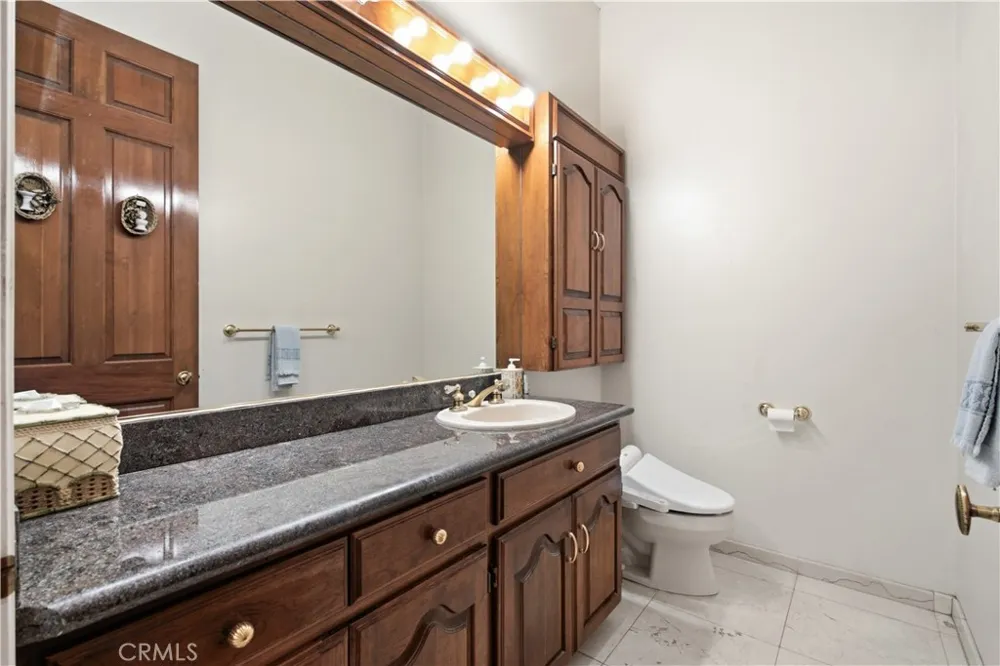 5064 Gaviota Encino, CA 91436