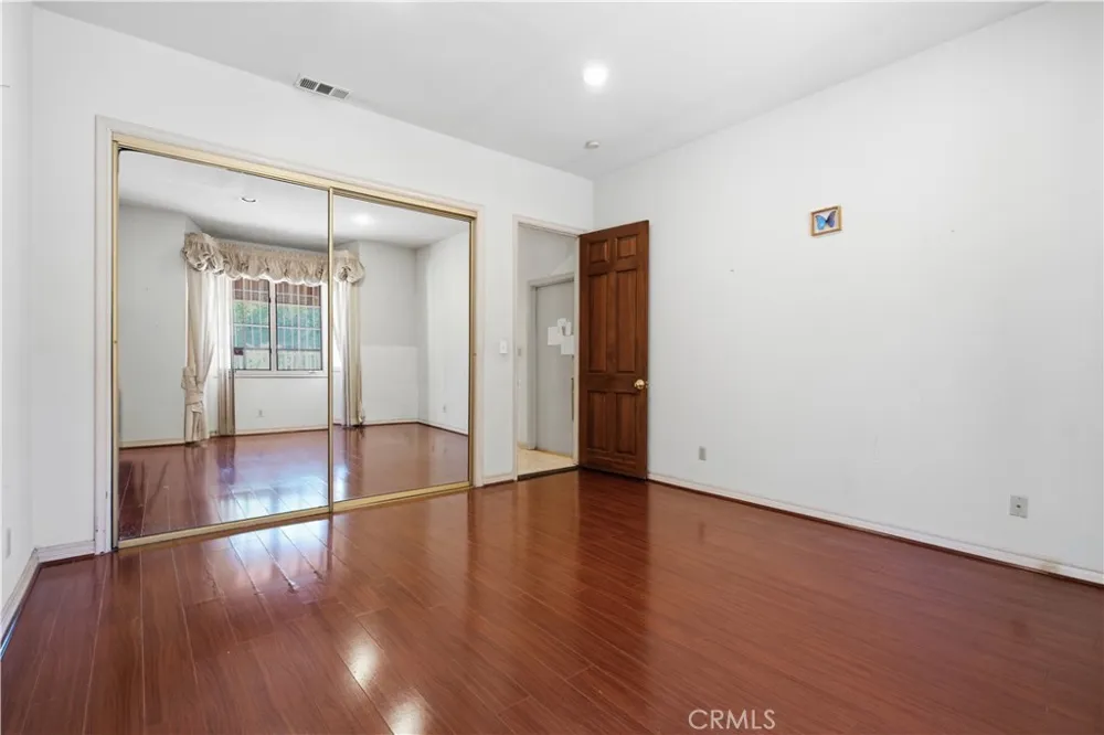 5064 Gaviota Encino, CA 91436