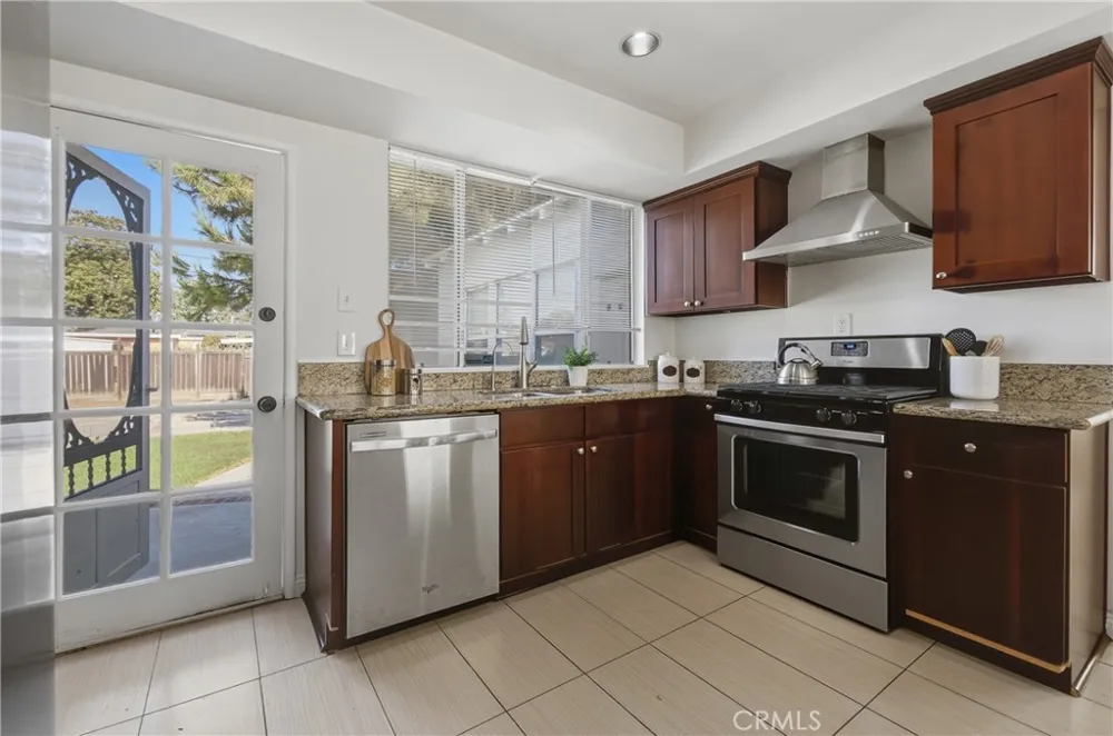 2860 Daisy Avenue Long Beach, CA 90806