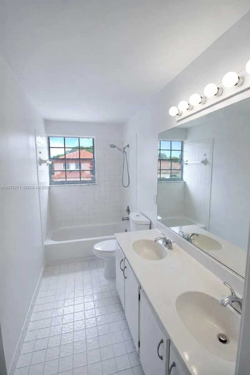 18341 NW 10th St Pembroke Pines, FL 33029