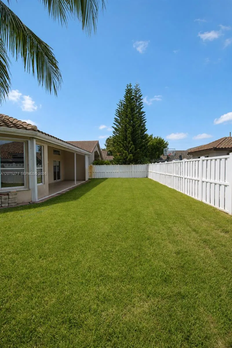 18341 NW 10th St Pembroke Pines, FL 33029