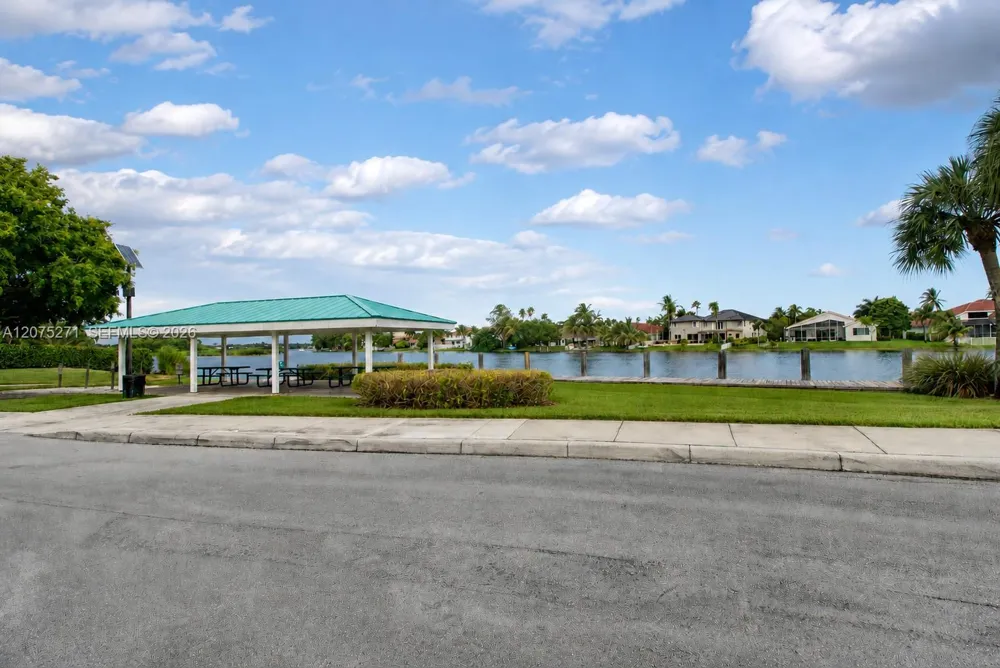 18341 NW 10th St Pembroke Pines, FL 33029