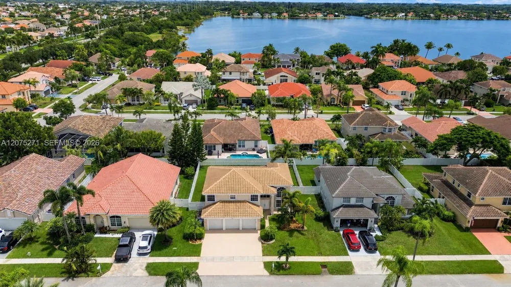 18341 NW 10th St Pembroke Pines, FL 33029