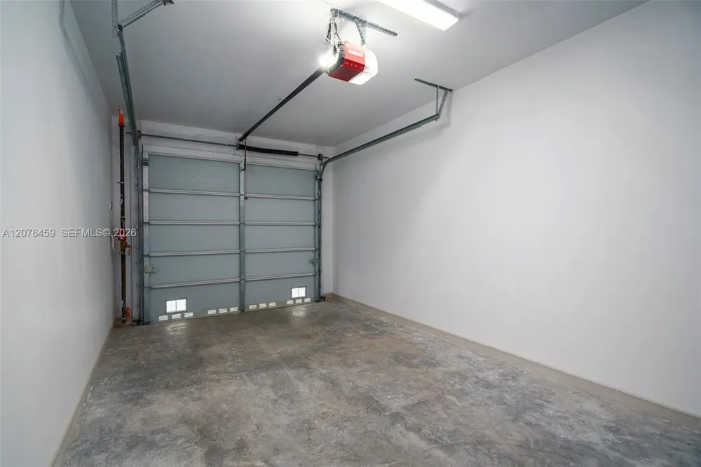 1004 Riverside Dr Pompano Beach, FL 33062