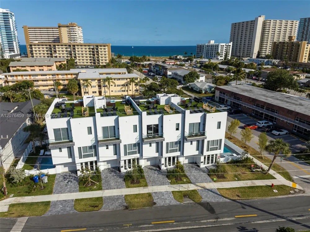 1004 Riverside Dr Pompano Beach, FL 33062