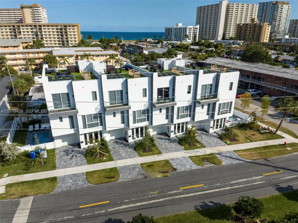 1004 Riverside Dr Pompano Beach, FL 33062