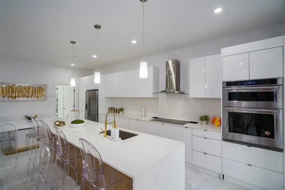 1004 Riverside Dr Pompano Beach, FL 33062