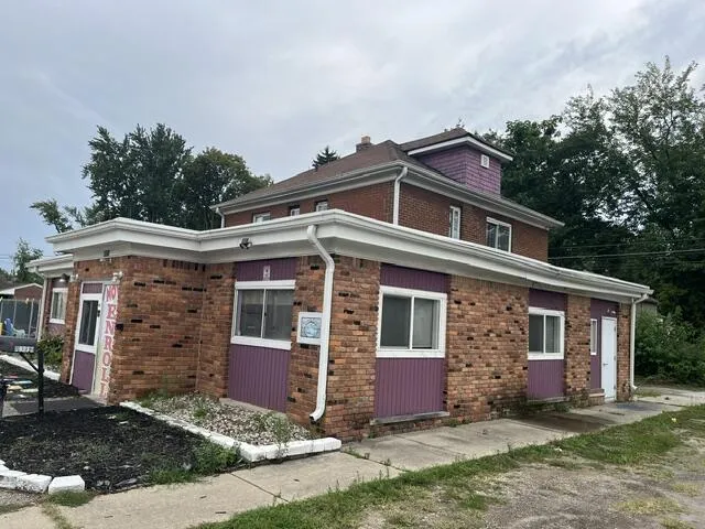 19211 Beech Daly Redford, MI 48240
