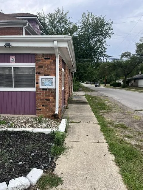 19211 Beech Daly Redford, MI 48240