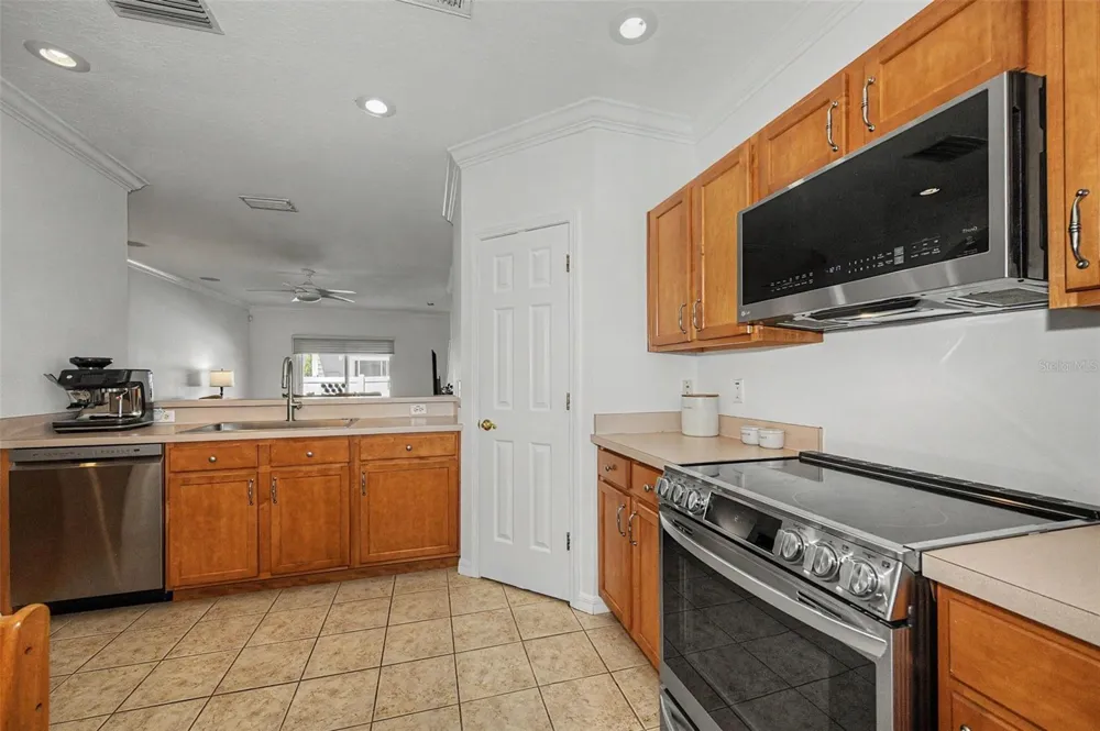4909 ELIZABETH ANNE CIRCLE Tampa, FL 33616