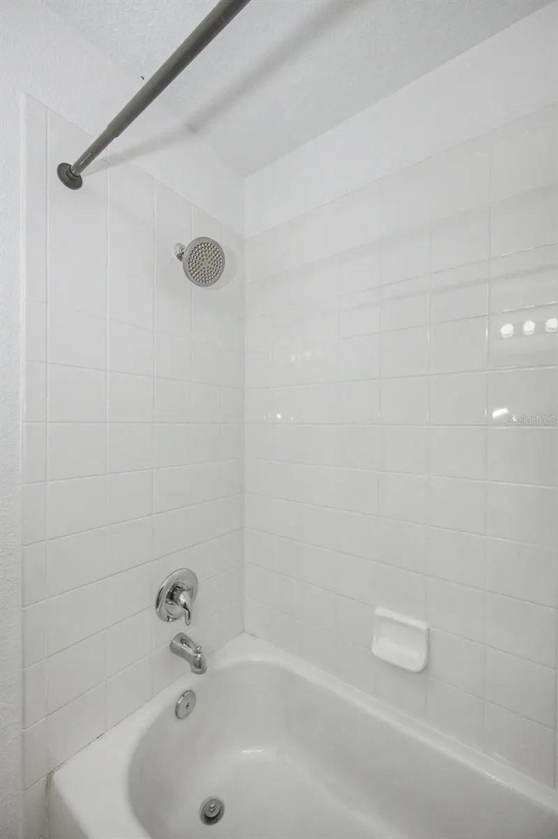 4909 ELIZABETH ANNE CIRCLE Tampa, FL 33616