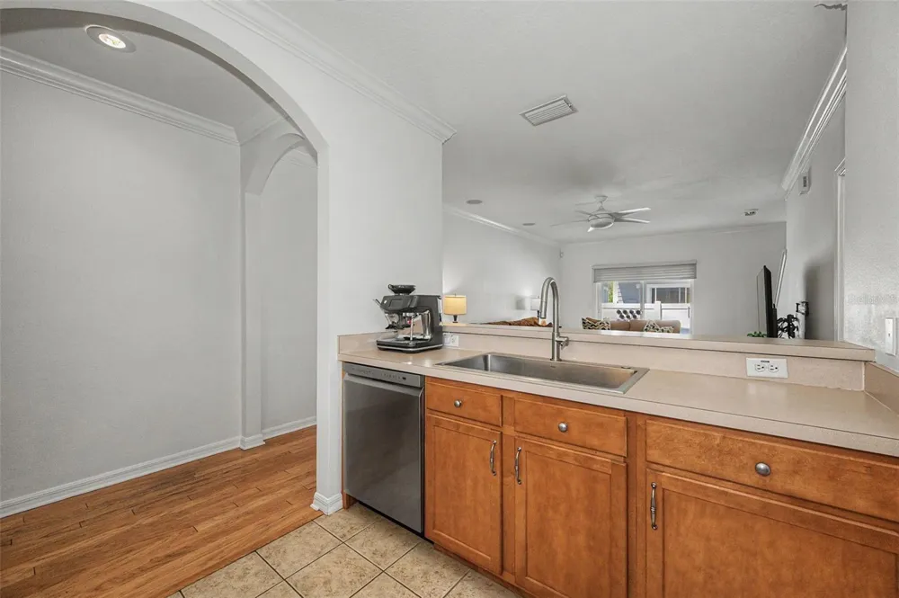 4909 ELIZABETH ANNE CIRCLE Tampa, FL 33616