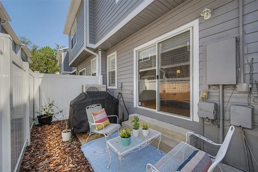 4909 ELIZABETH ANNE CIRCLE Tampa, FL 33616