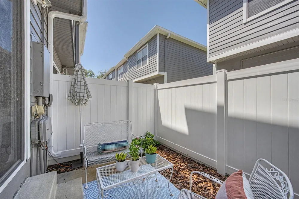 4909 ELIZABETH ANNE CIRCLE Tampa, FL 33616