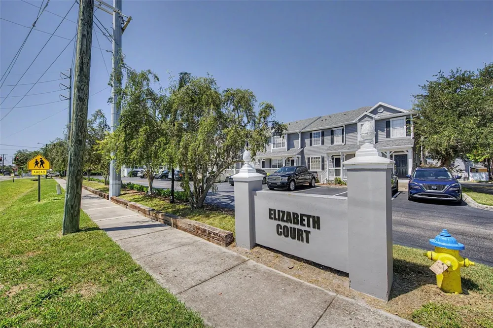 4909 ELIZABETH ANNE CIRCLE Tampa, FL 33616