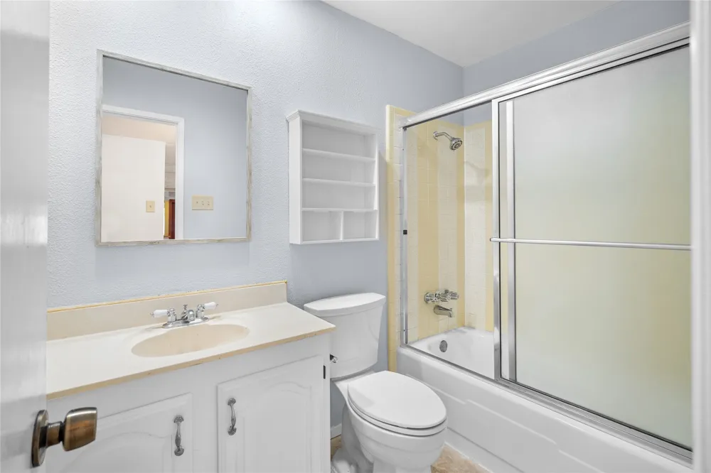 2801 Clover Valley Drive Garland, TX 75043