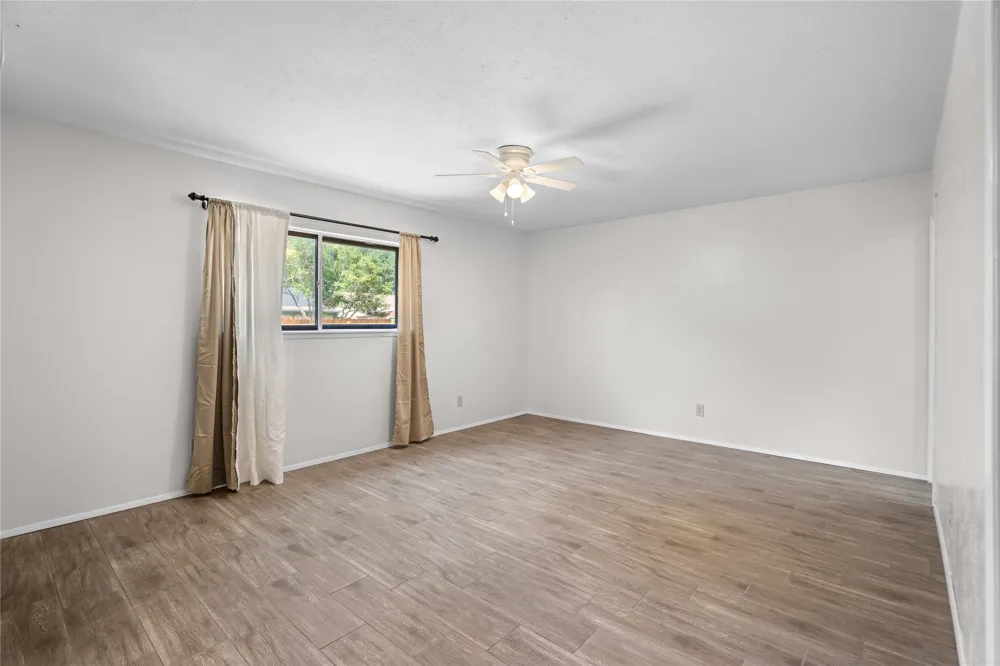 2801 Clover Valley Drive Garland, TX 75043