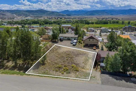 420 E Topaz Avenue