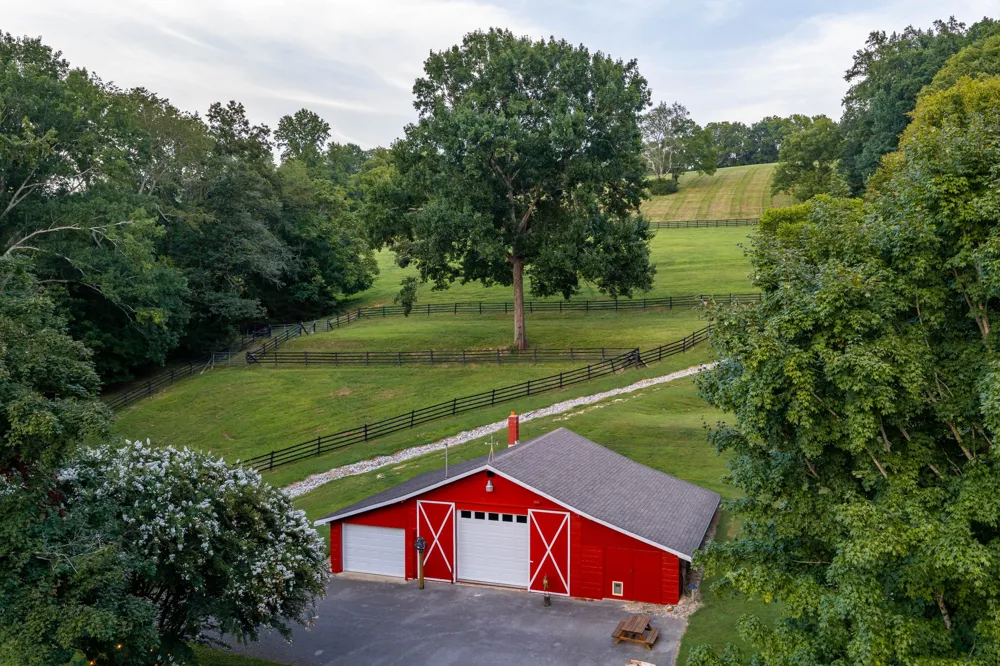 4118 Leipers Creek Rd Williamsport, TN 38487