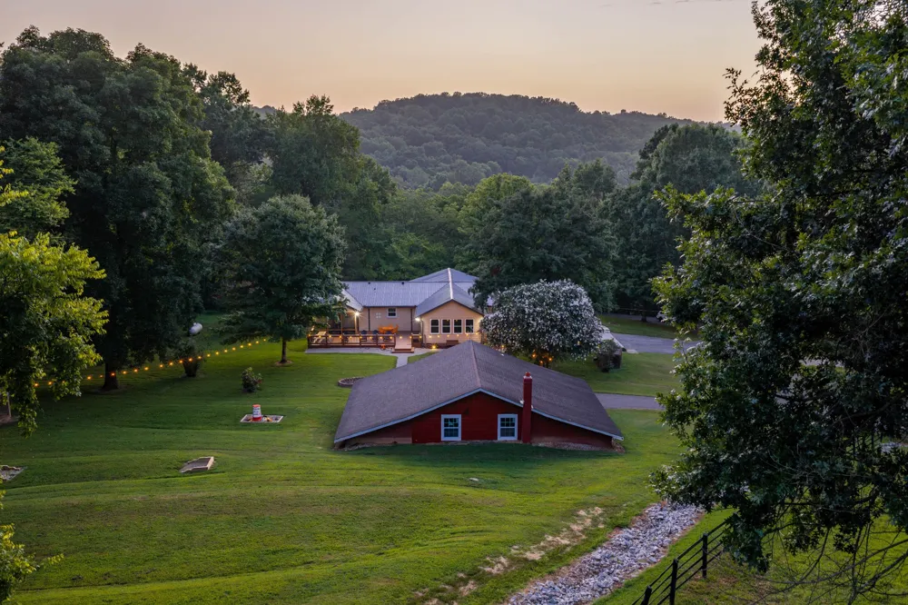 4118 Leipers Creek Rd Williamsport, TN 38487