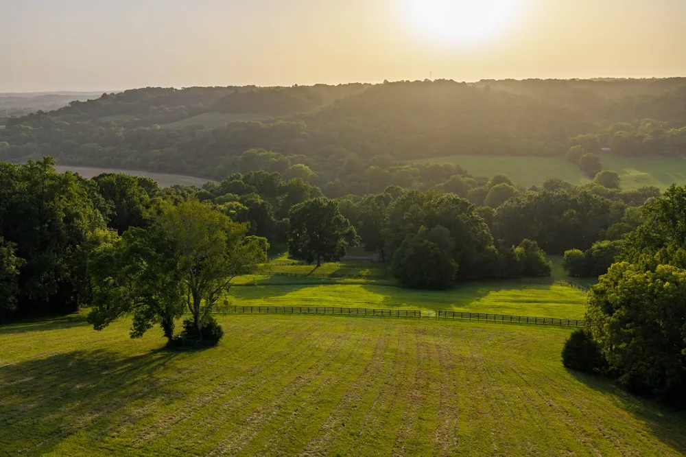 4118 Leipers Creek Rd Williamsport, TN 38487