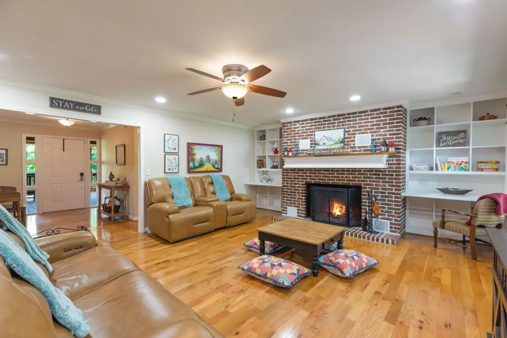 4118 Leipers Creek Rd Williamsport, TN 38487