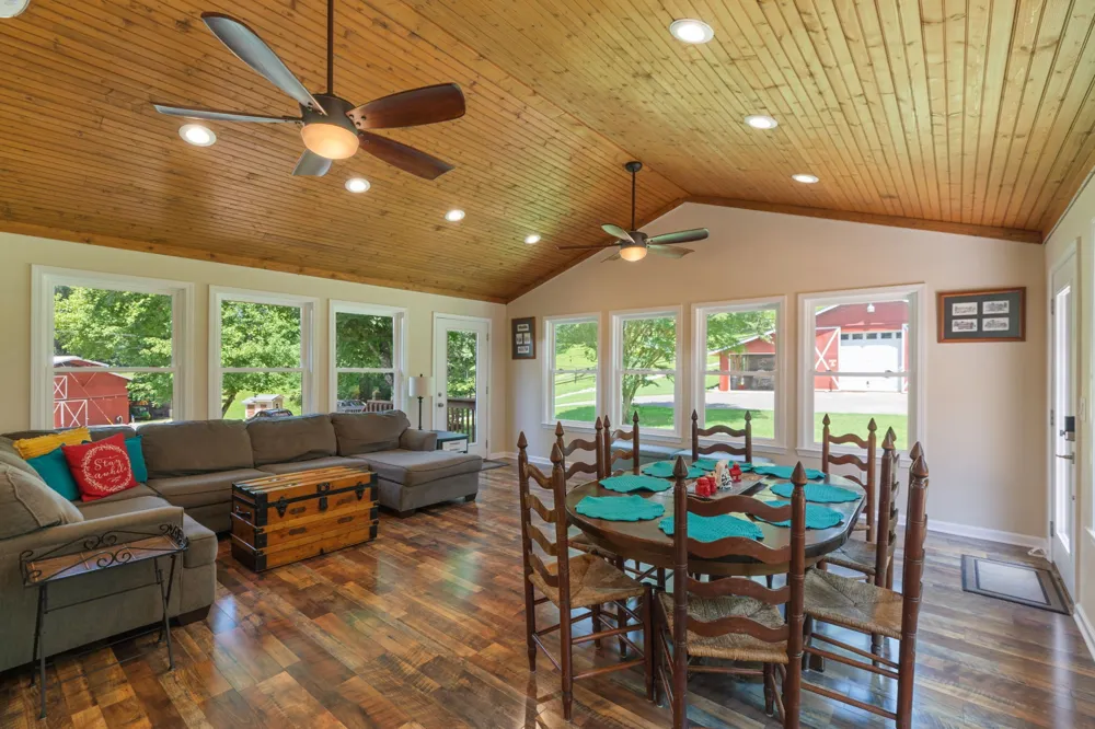 4118 Leipers Creek Rd Williamsport, TN 38487