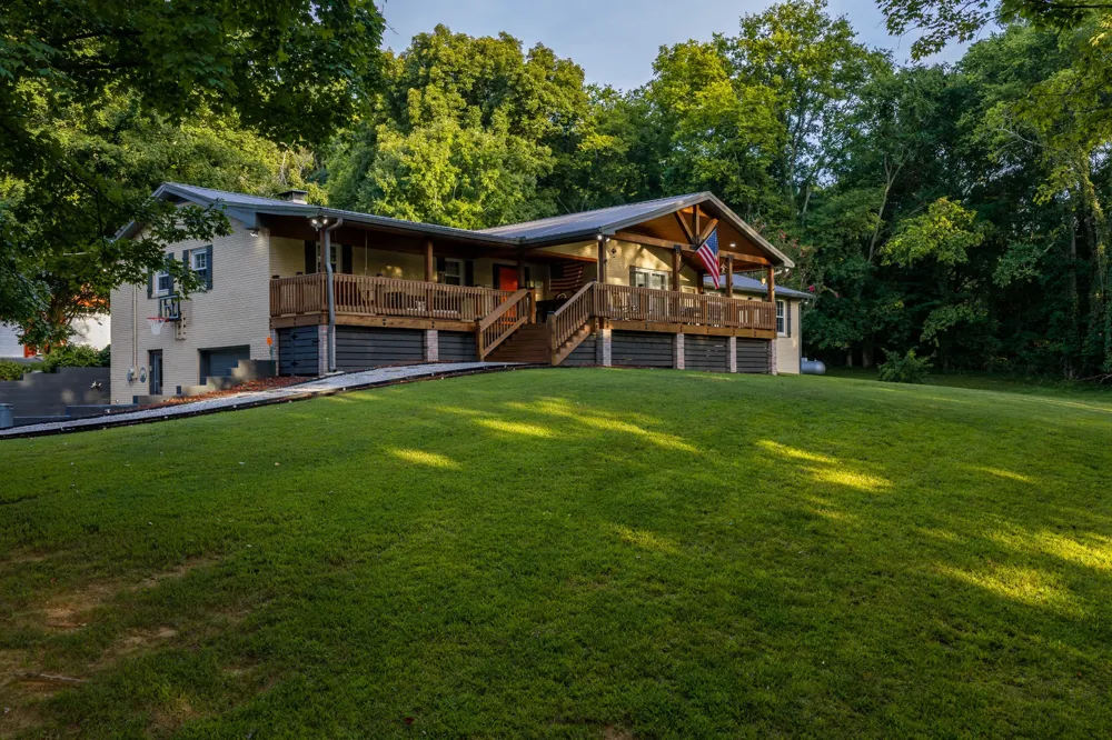 4118 Leipers Creek Rd Williamsport, TN 38487