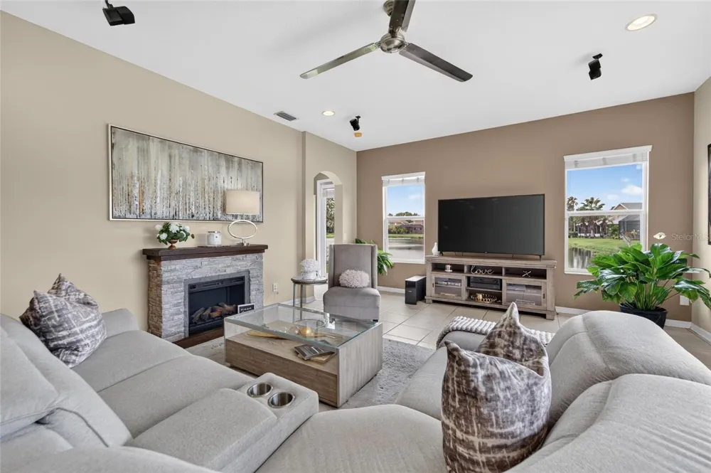 4315 70TH AVENUE E Ellenton, FL 34222