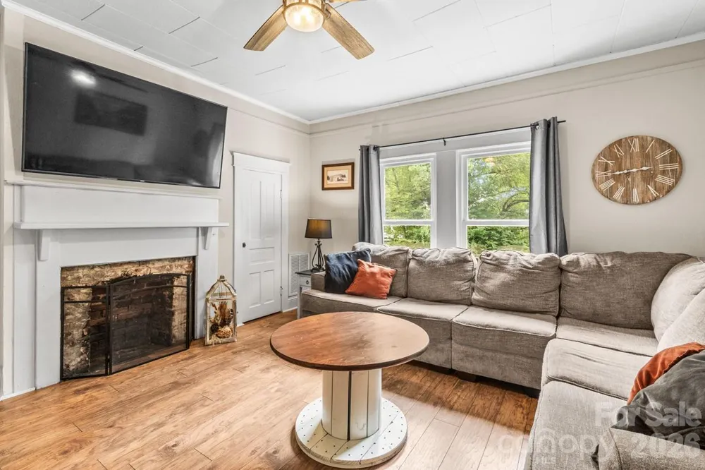 412 1st Avenue Maiden, NC 28650