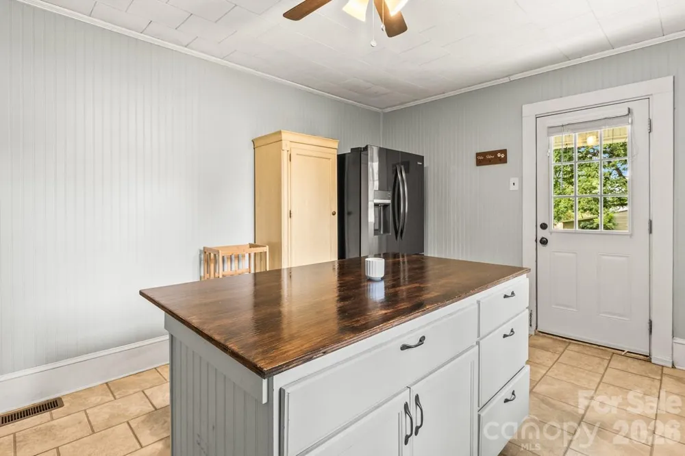 412 1st Avenue Maiden, NC 28650