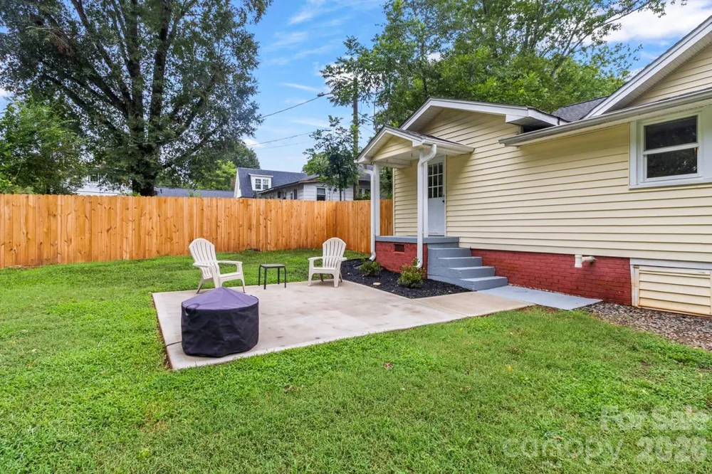 412 1st Avenue Maiden, NC 28650