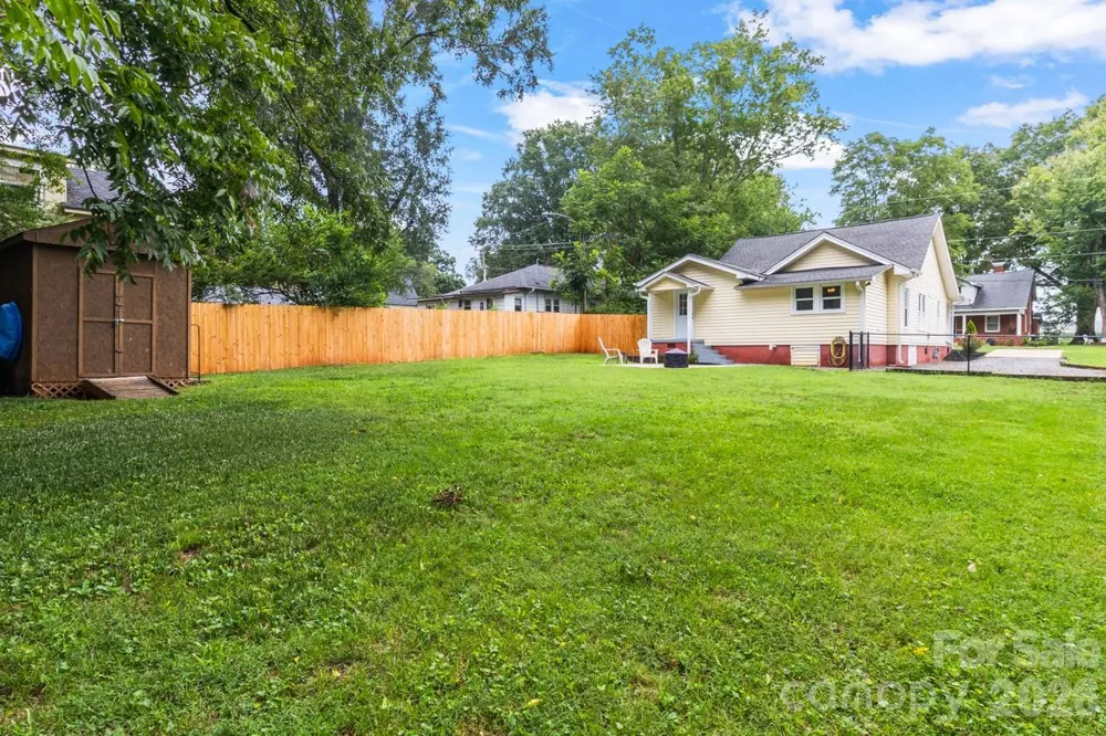 412 1st Avenue Maiden, NC 28650