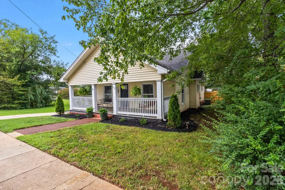 412 1st Avenue Maiden, NC 28650