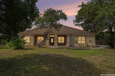 438 Rosewood Dr