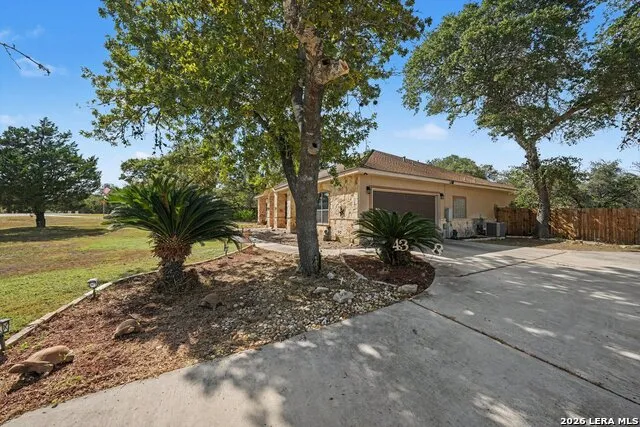 438 Rosewood Dr La Vernia, TX 78121