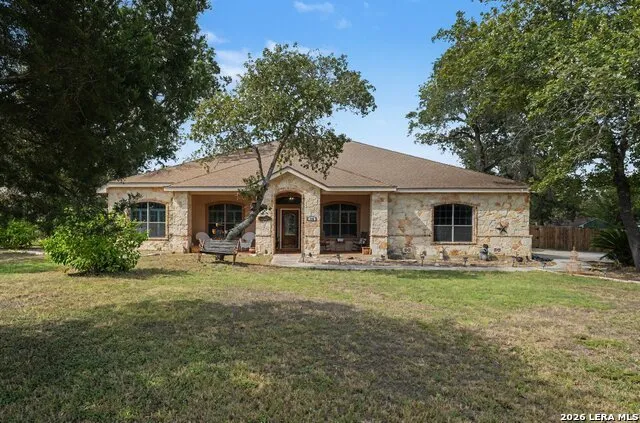438 Rosewood Dr La Vernia, TX 78121