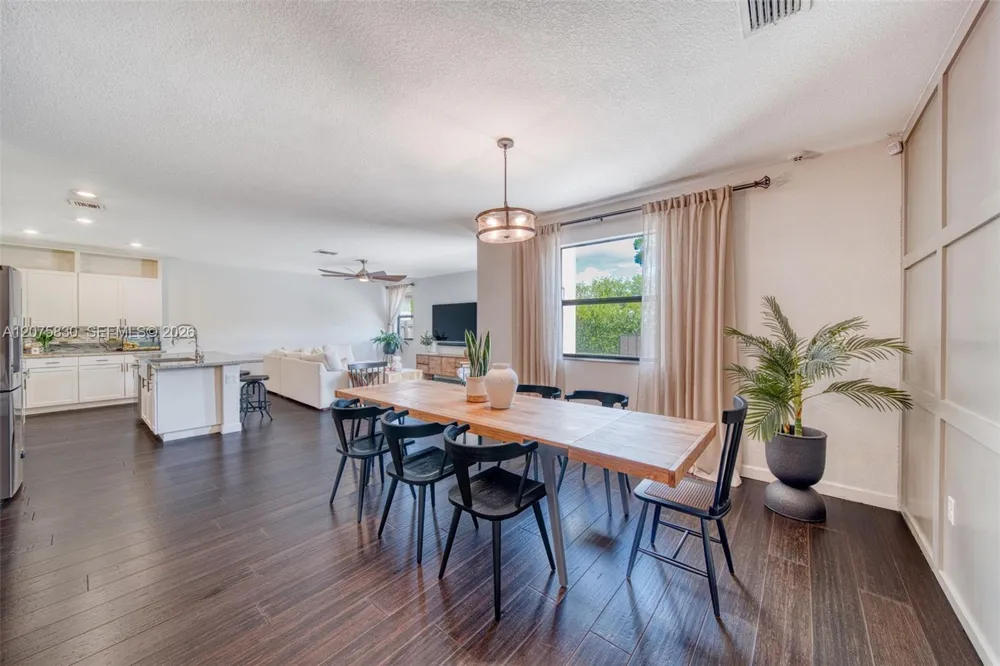 2655 SE 1st St Homestead, FL 33033