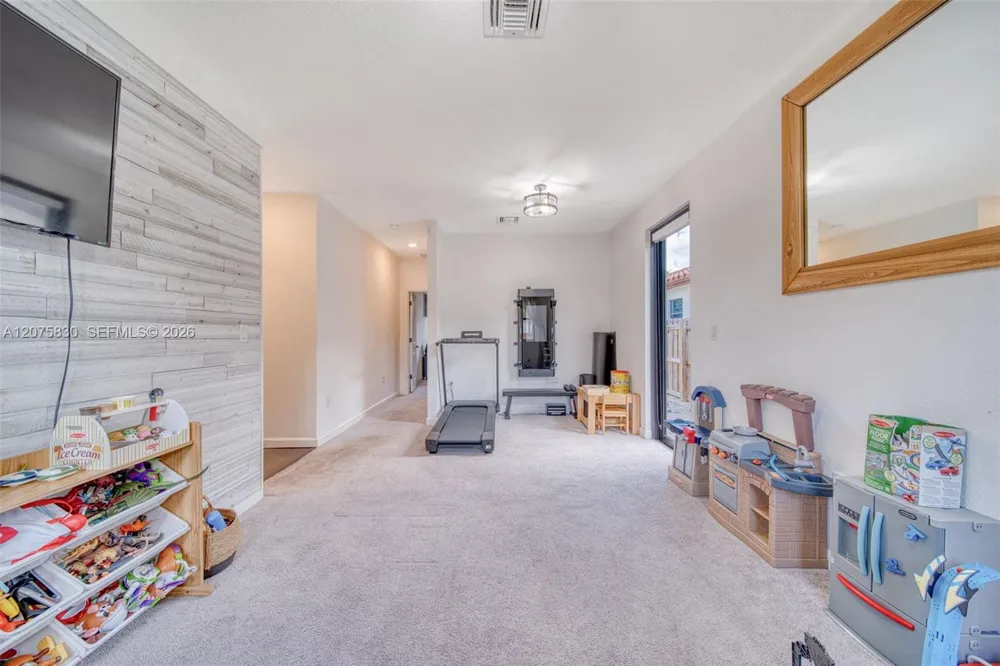 2655 SE 1st St Homestead, FL 33033