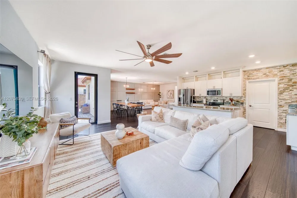 2655 SE 1st St Homestead, FL 33033